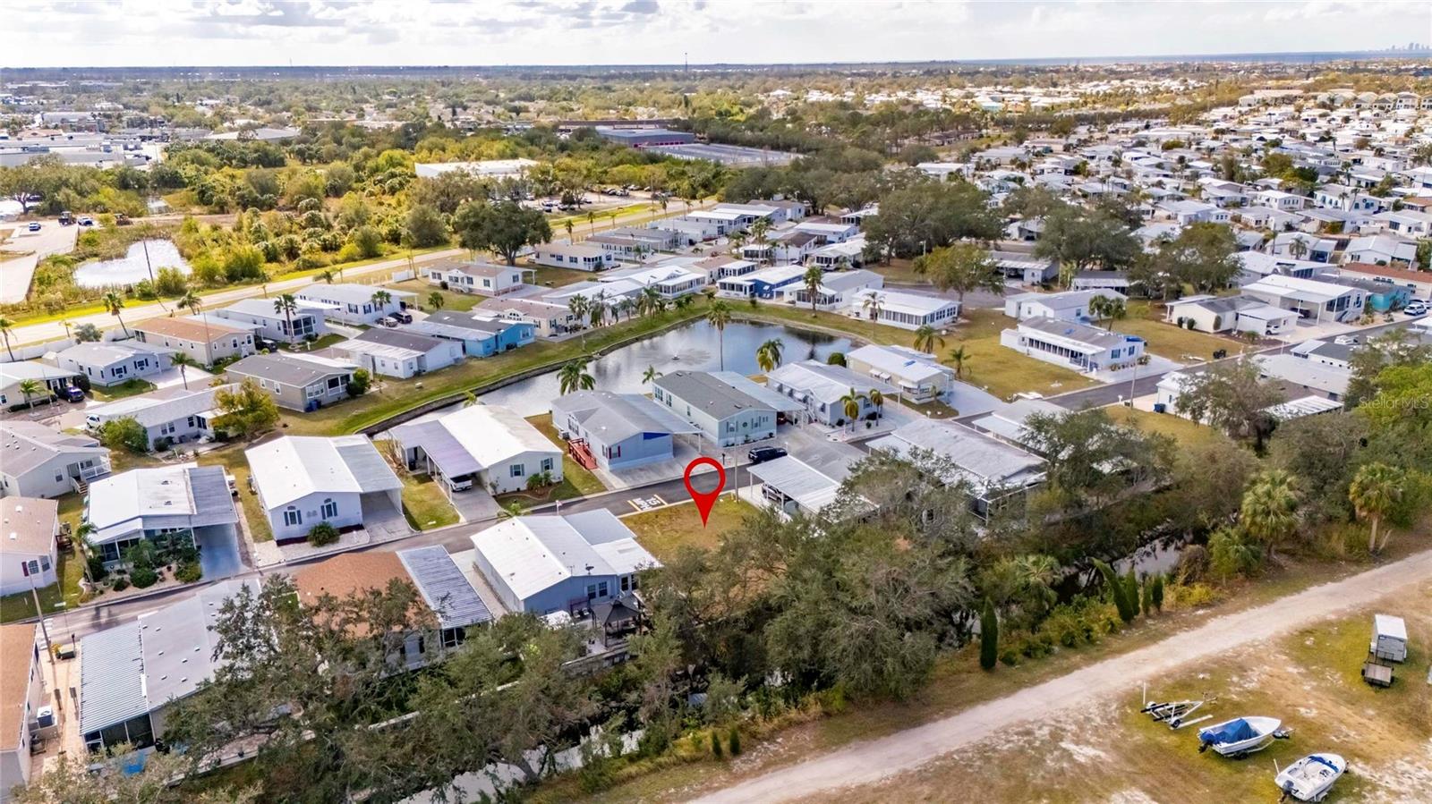 Listing photo id 3 for 223 Saint George Circle