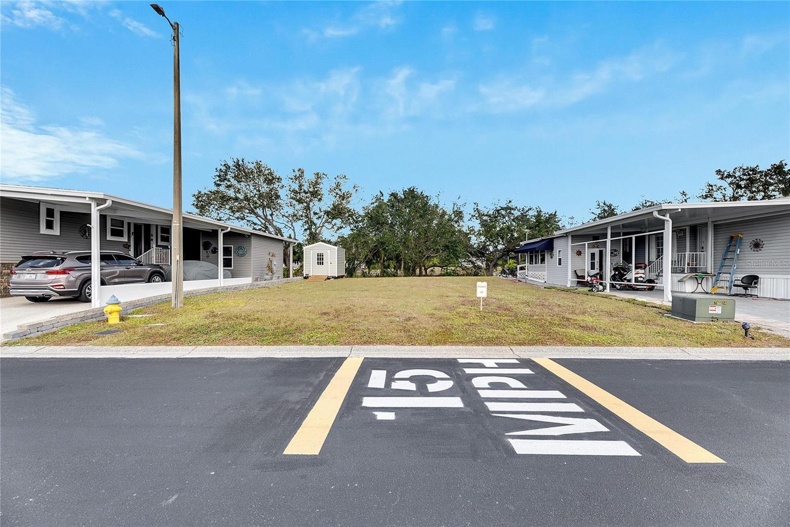 Listing photo id 5 for 223 Saint George Circle