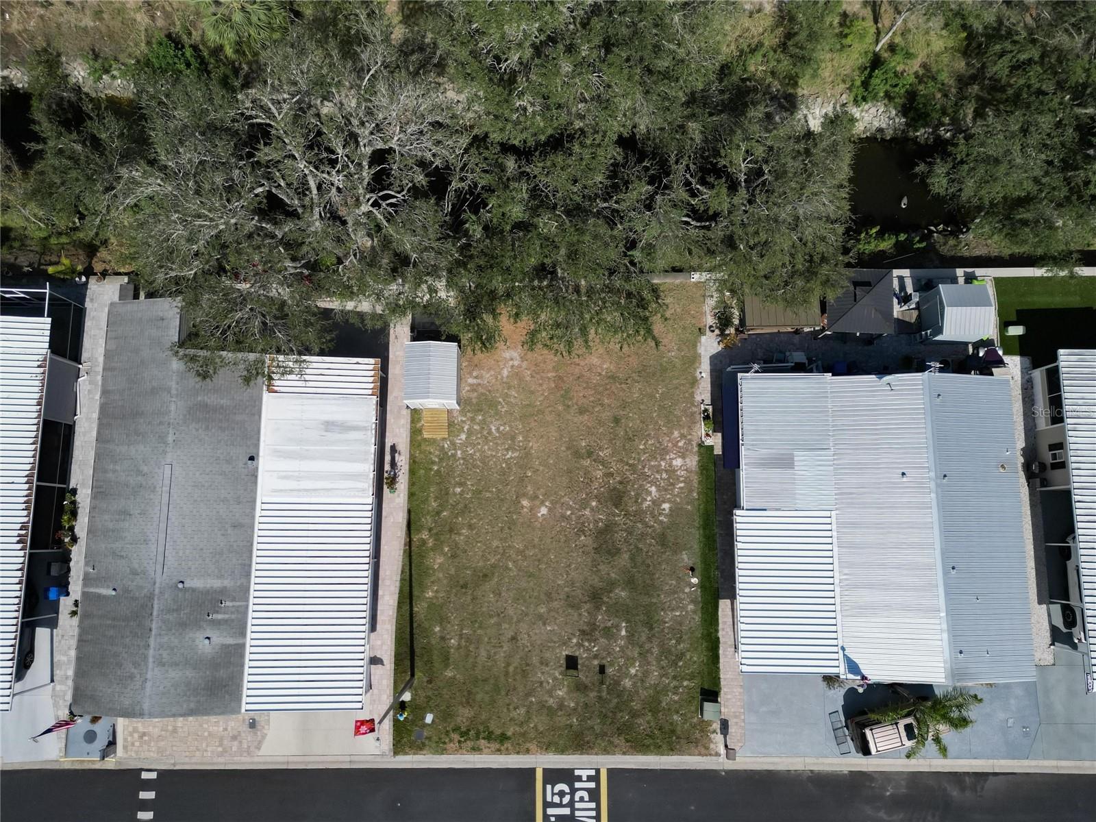 Listing photo id 6 for 223 Saint George Circle