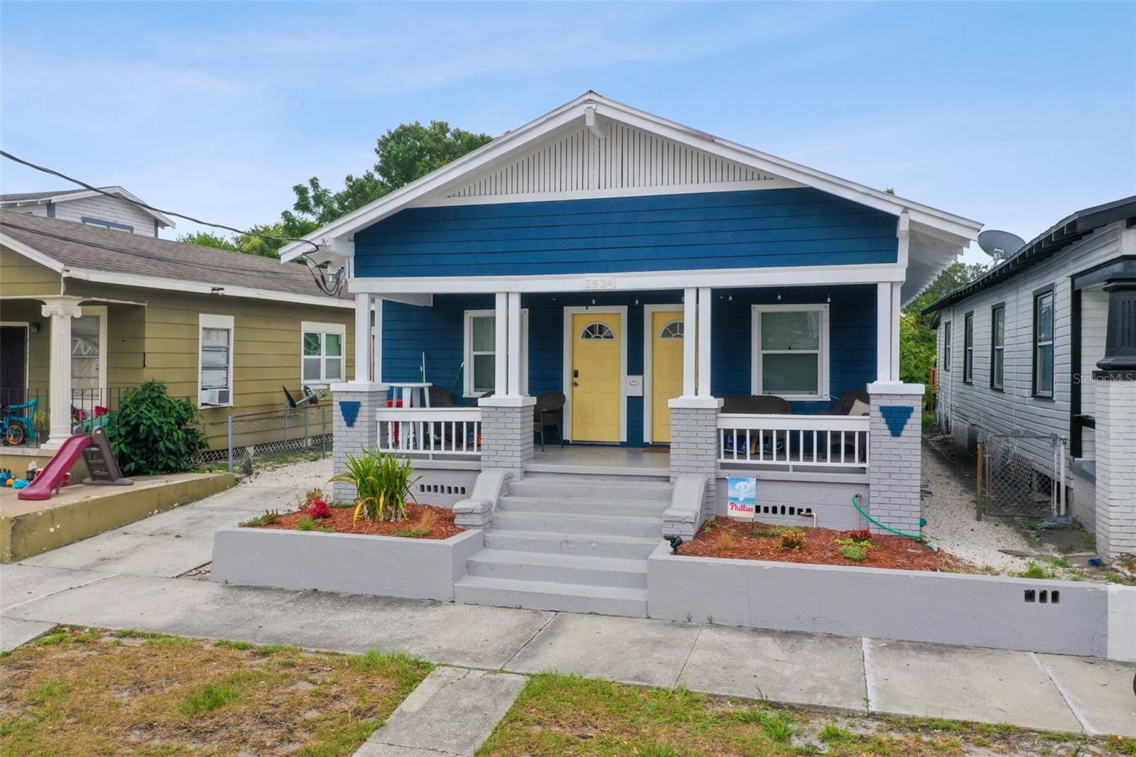 Listing photo id 1 for 2524 Cherry Street