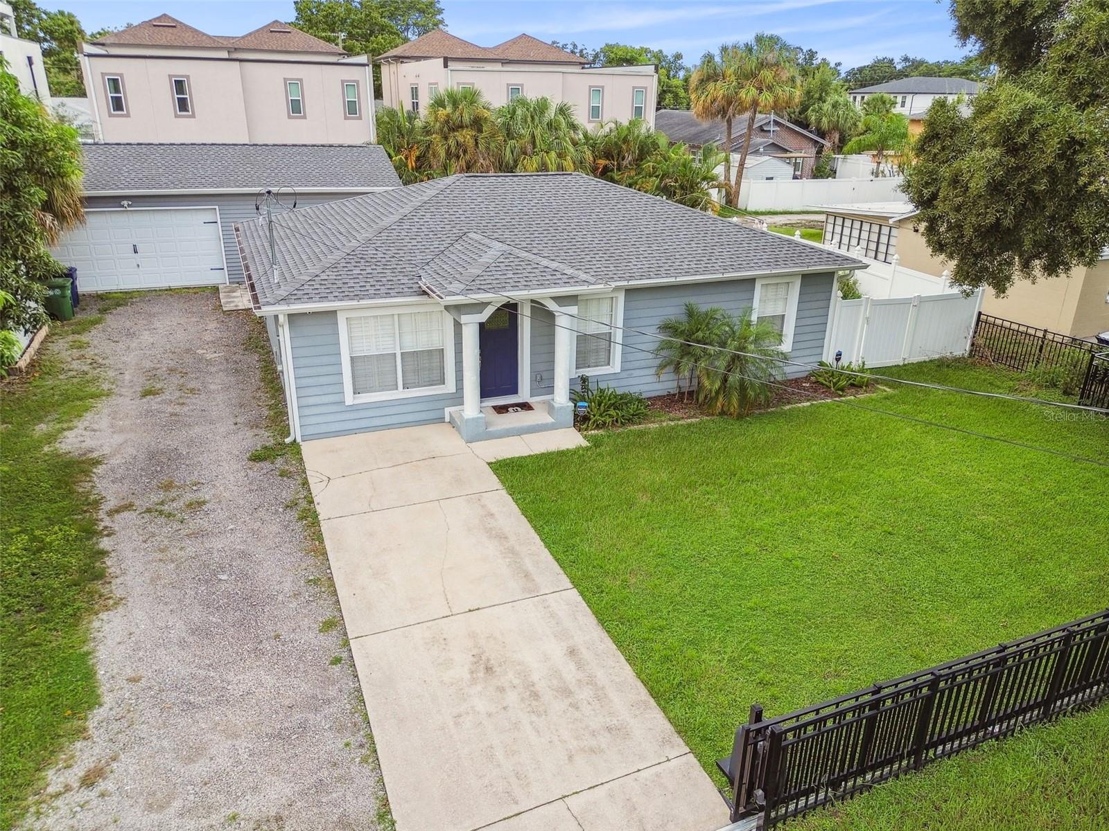 Listing photo id 77 for 2406 Fig Street