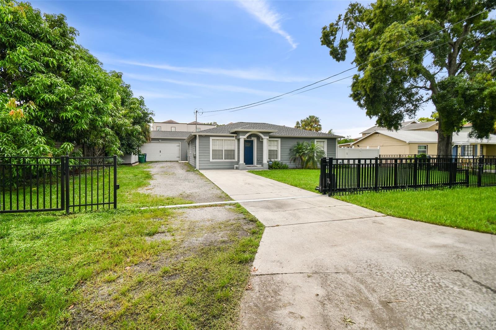 Listing photo id 84 for 2406 Fig Street