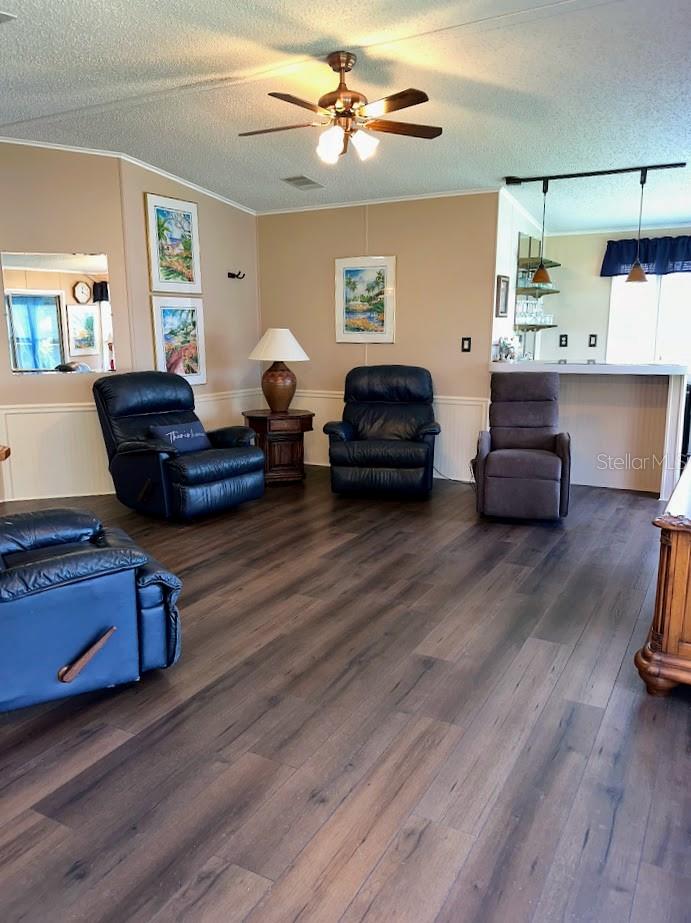 Image 11 of 41 For 1001 Starkey Road 358