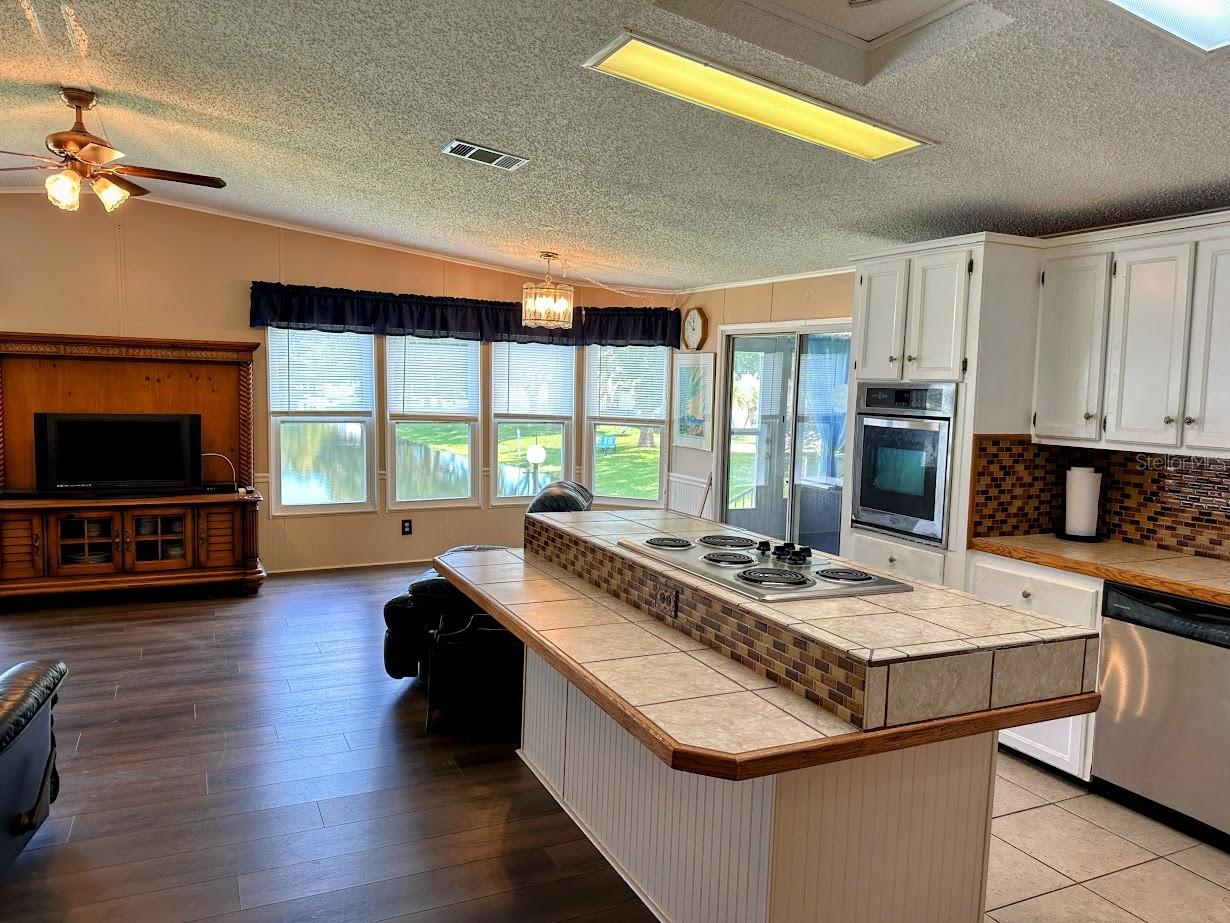 Image 13 of 41 For 1001 Starkey Road 358