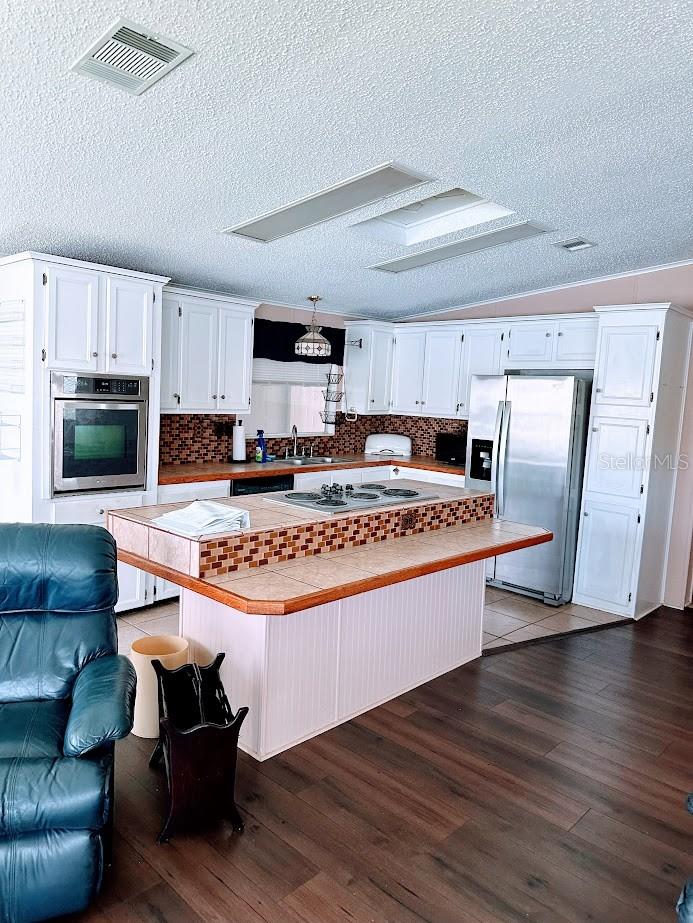 Image 20 of 41 For 1001 Starkey Road 358