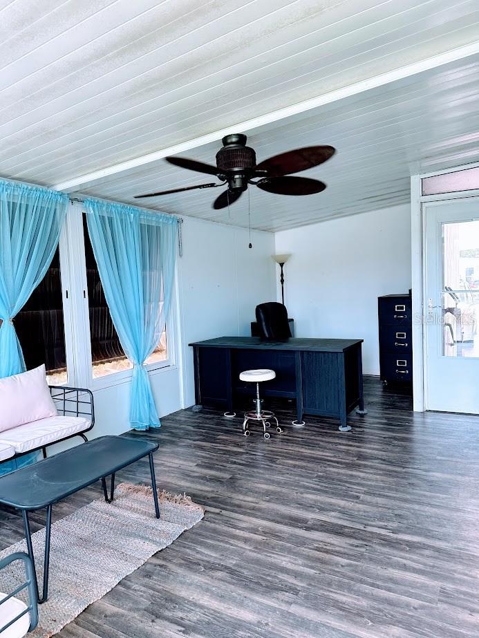 Image 37 of 41 For 1001 Starkey Road 358