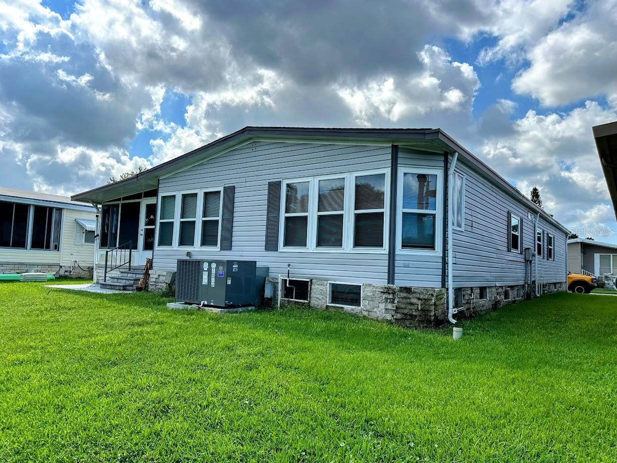 Image 5 of 41 For 1001 Starkey Road 358