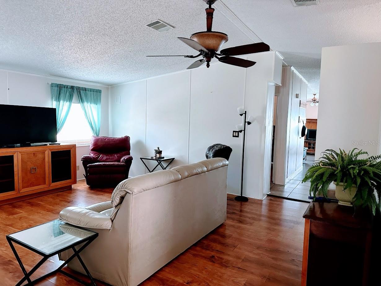 Image 7 of 41 For 1001 Starkey Road 358