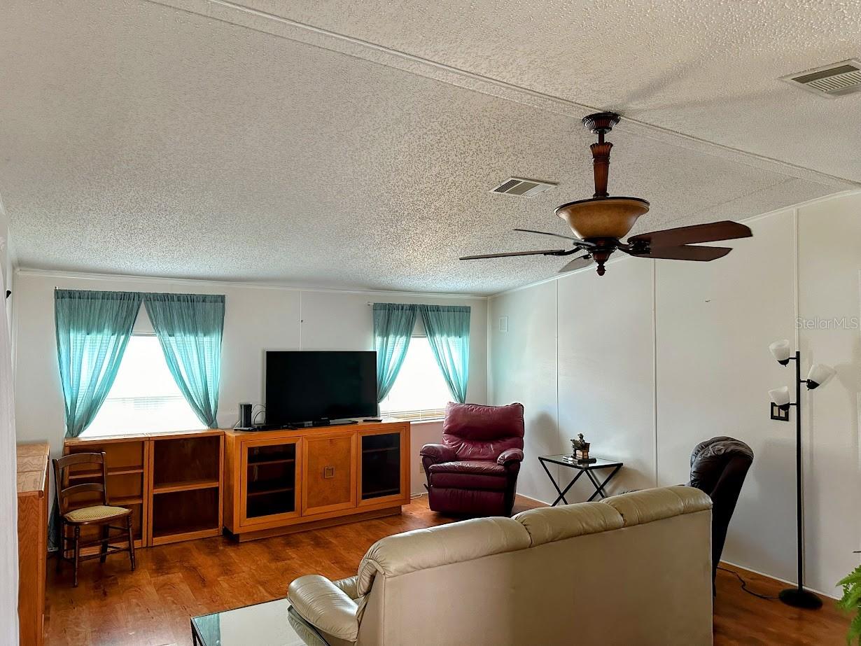 Image 8 of 41 For 1001 Starkey Road 358