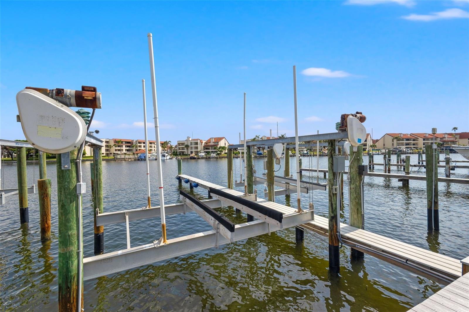 Listing photo id 39 for 129 Yacht Club Lane