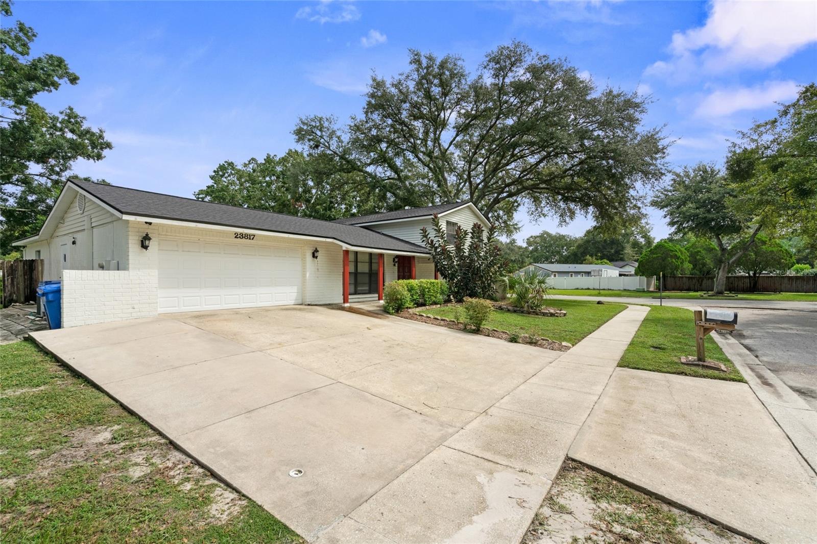 Listing photo id 2 for 23817 Lake Walk Court