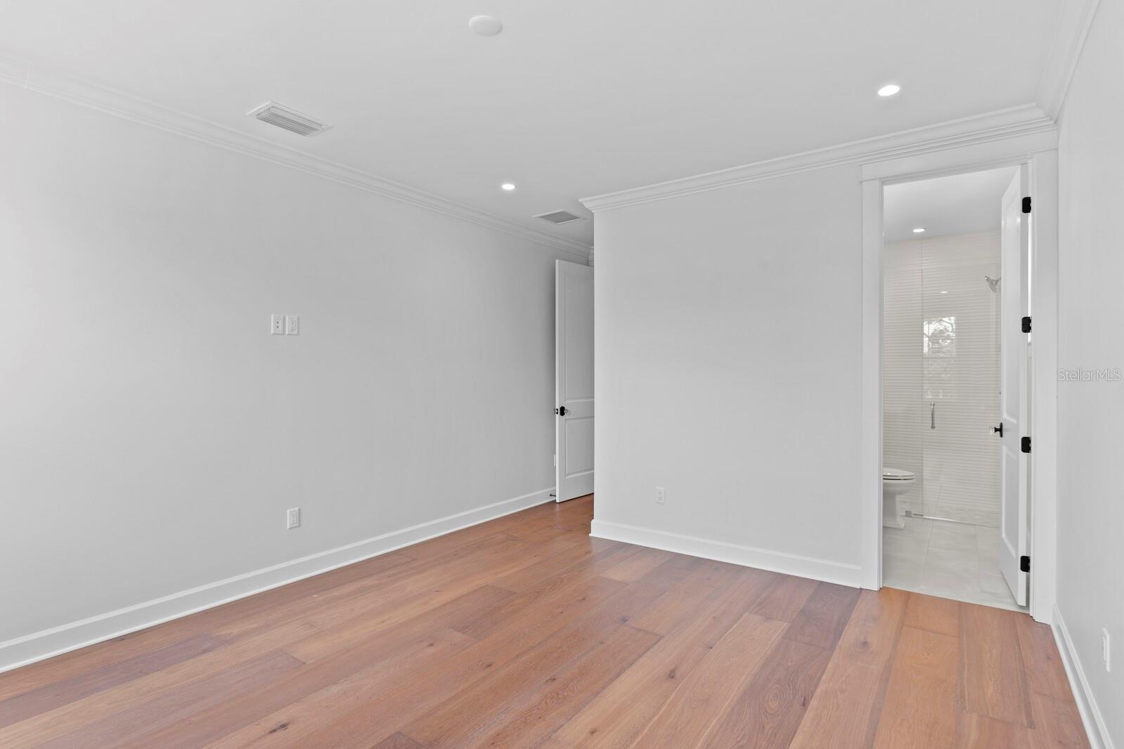 Image 47 of 80 For 4536 Swann Avenue