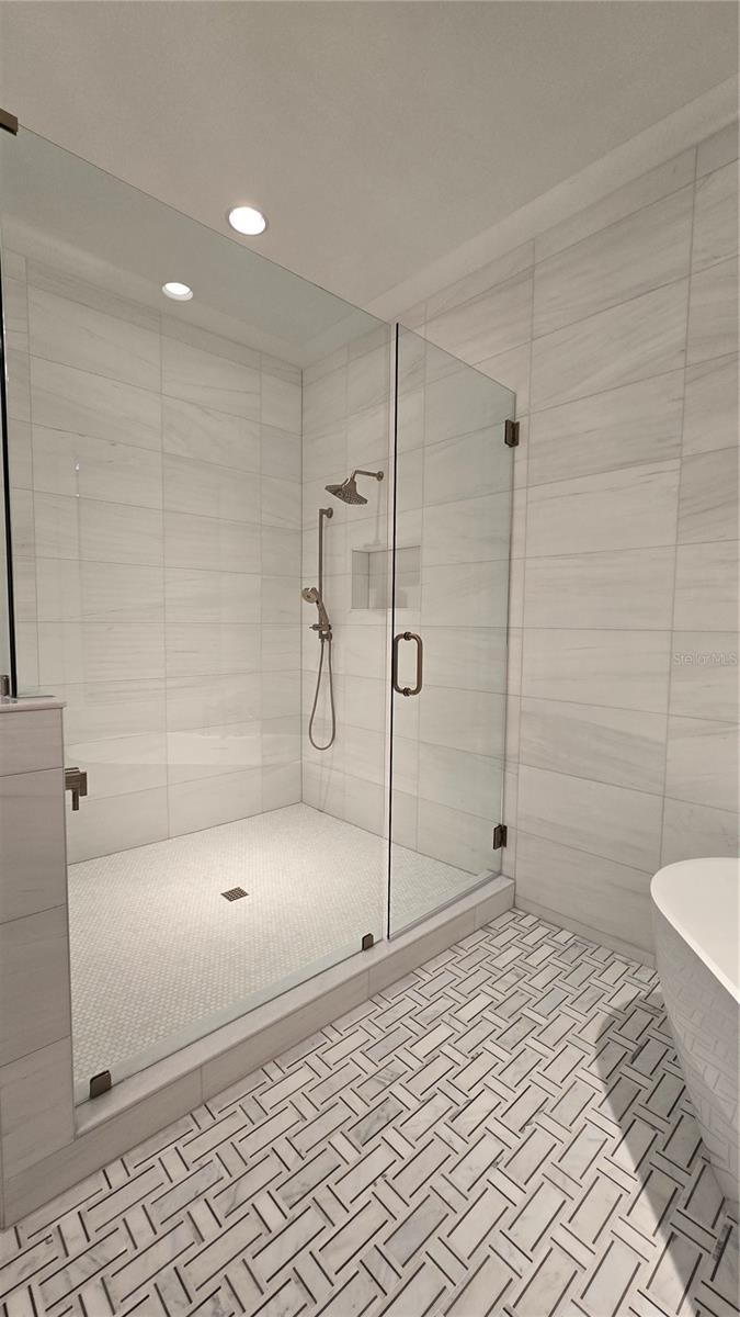 Image 27 of 40 For 610 Ontario Avenue