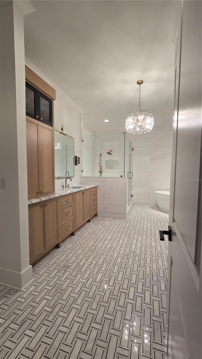 Image 28 of 40 For 610 Ontario Avenue