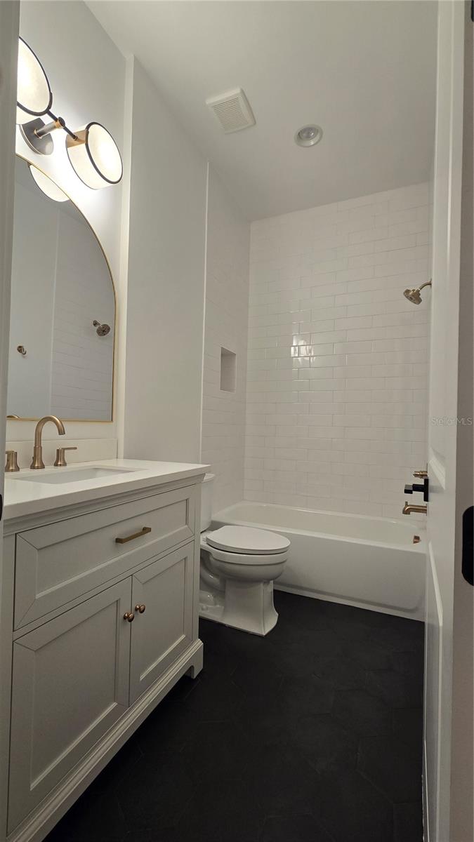 Image 30 of 40 For 610 Ontario Avenue