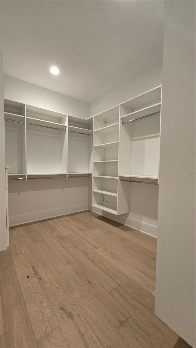 Image 32 of 40 For 610 Ontario Avenue