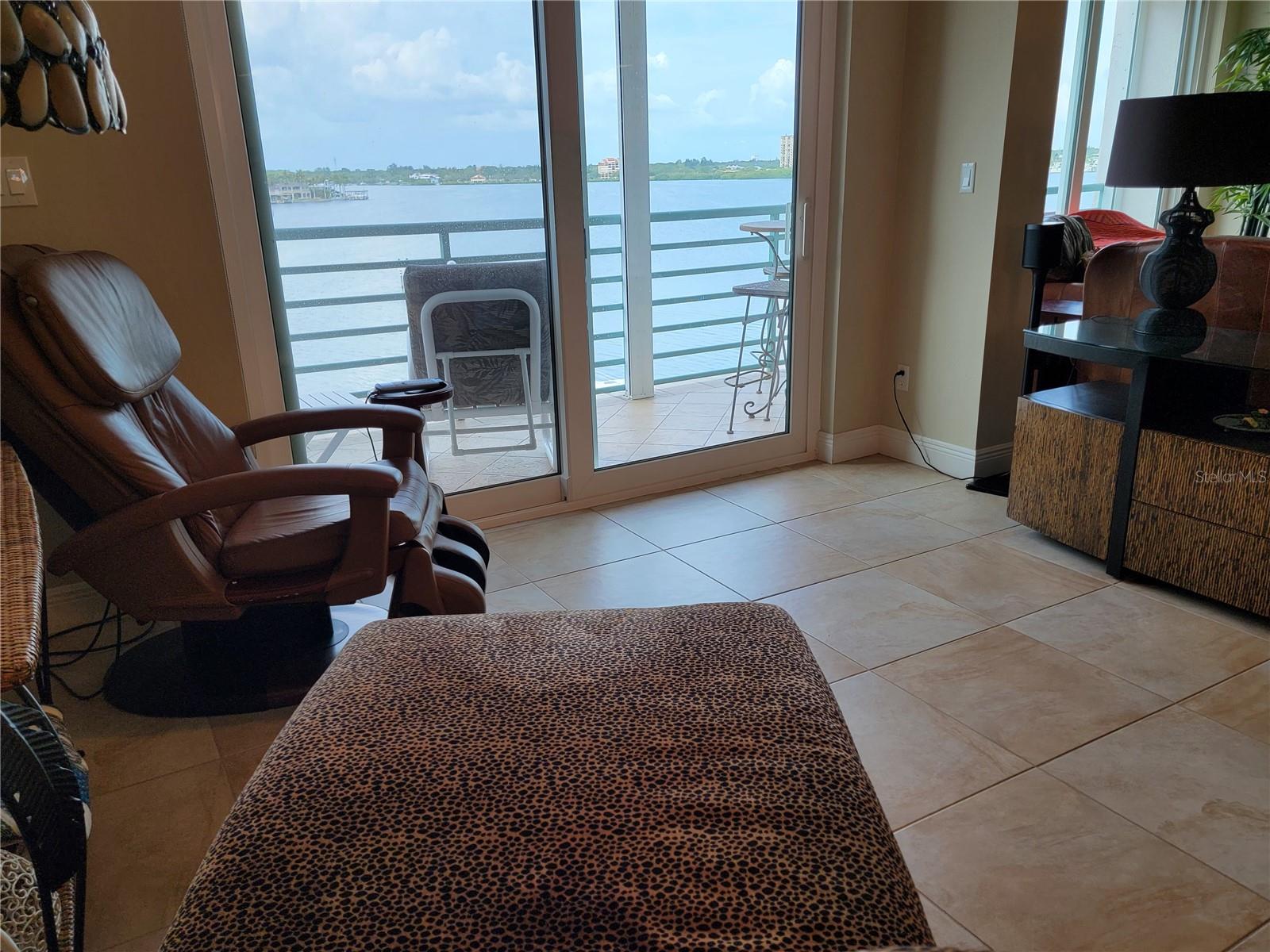 Image 24 of 61 For 8041 Sailboat Key Boulevard S 402