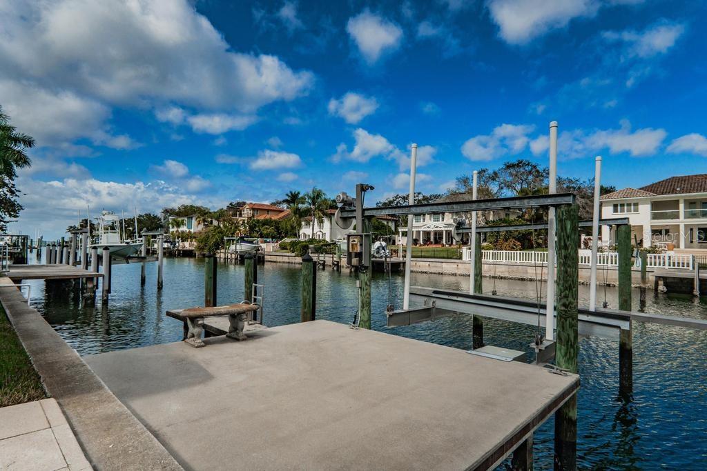 Listing photo id 16 for 4921 Lyford Cay Road