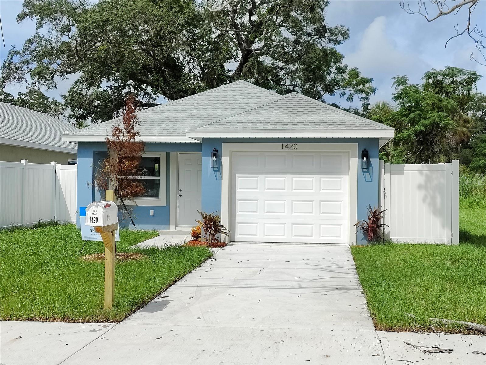 Listing Details for 1420 Monroe Avenue, CLEARWATER, FL 33755