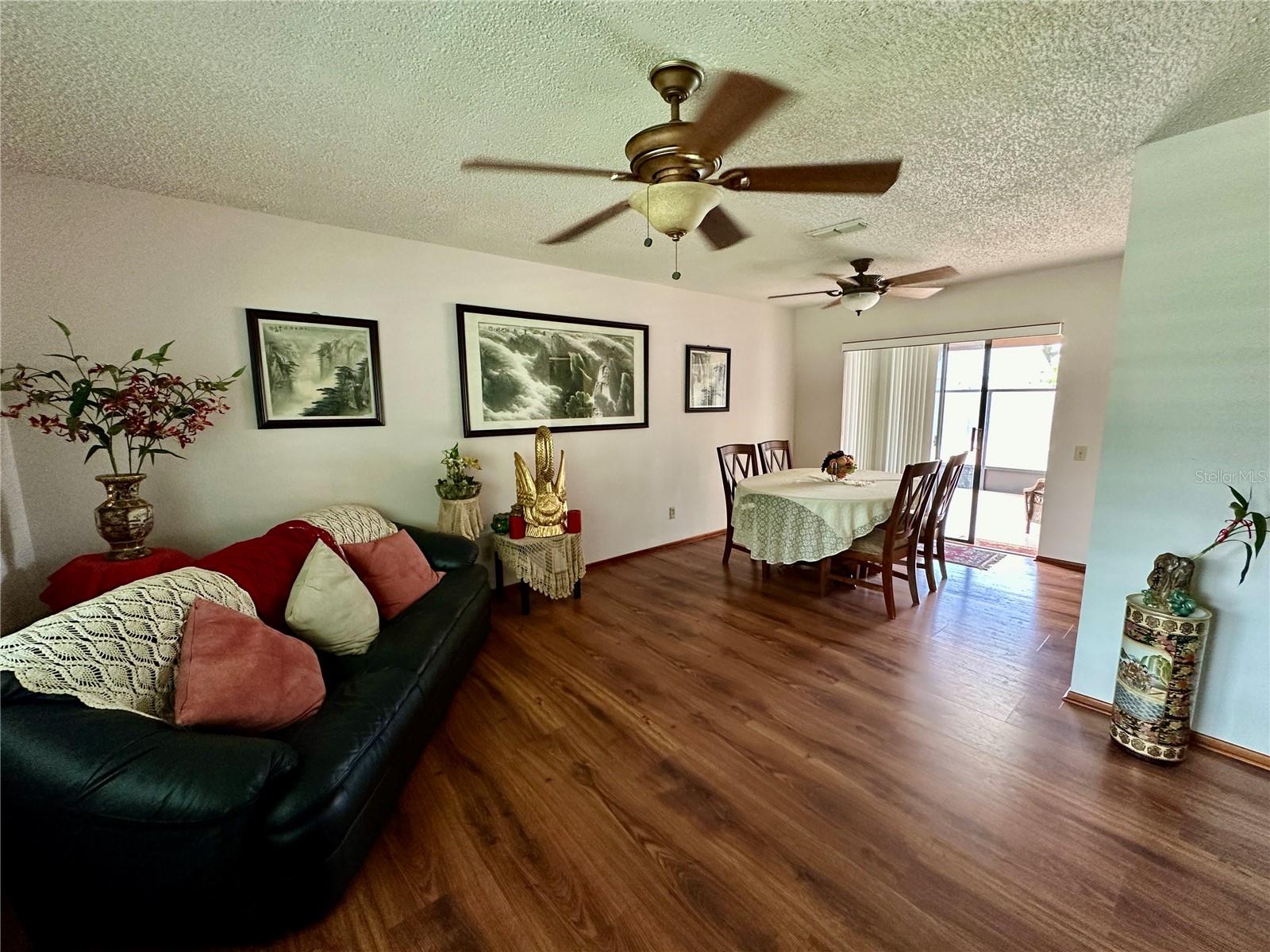 Listing photo id 10 for 1728 Lagoon Circle