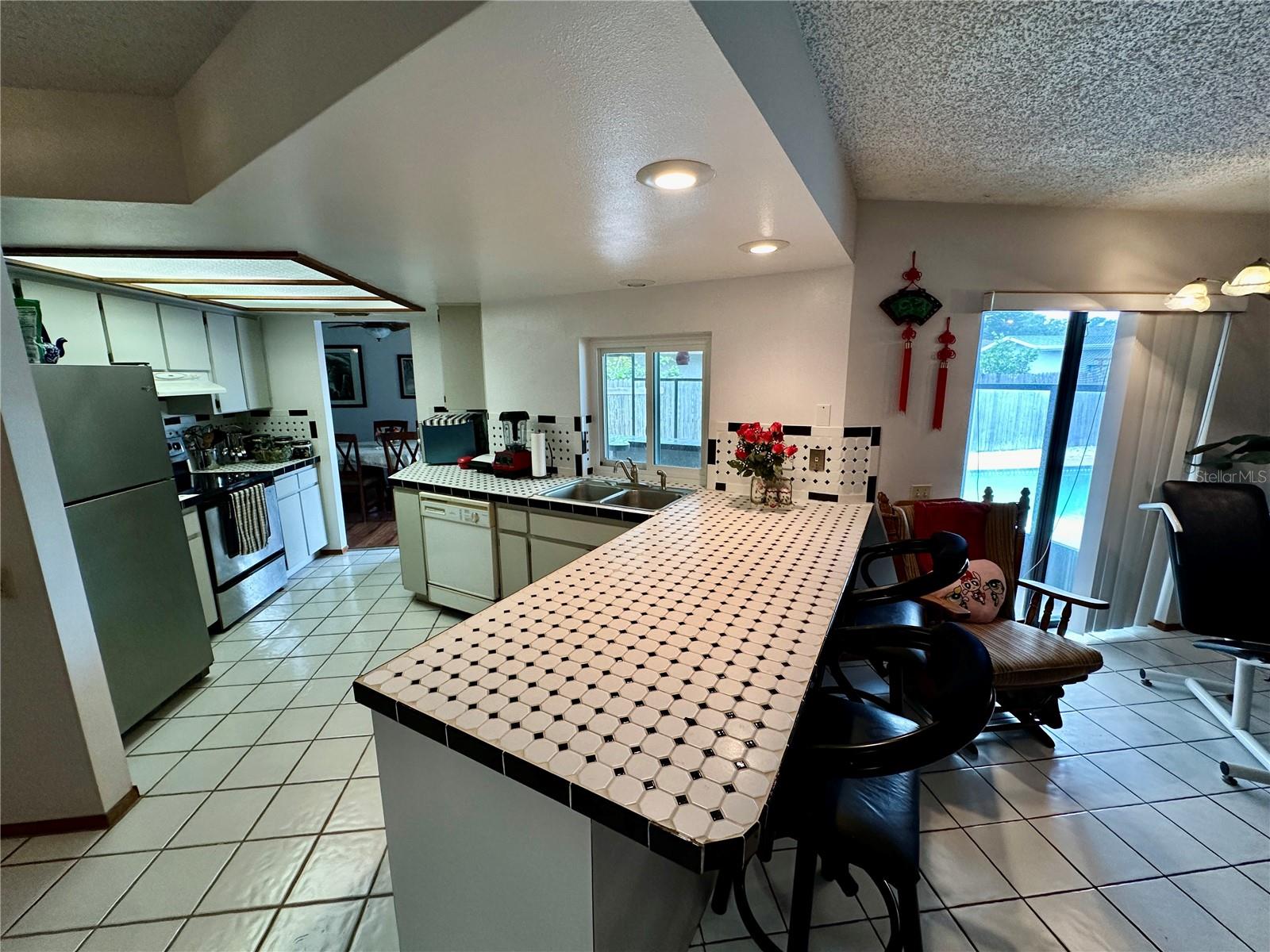 Listing photo id 23 for 1728 Lagoon Circle