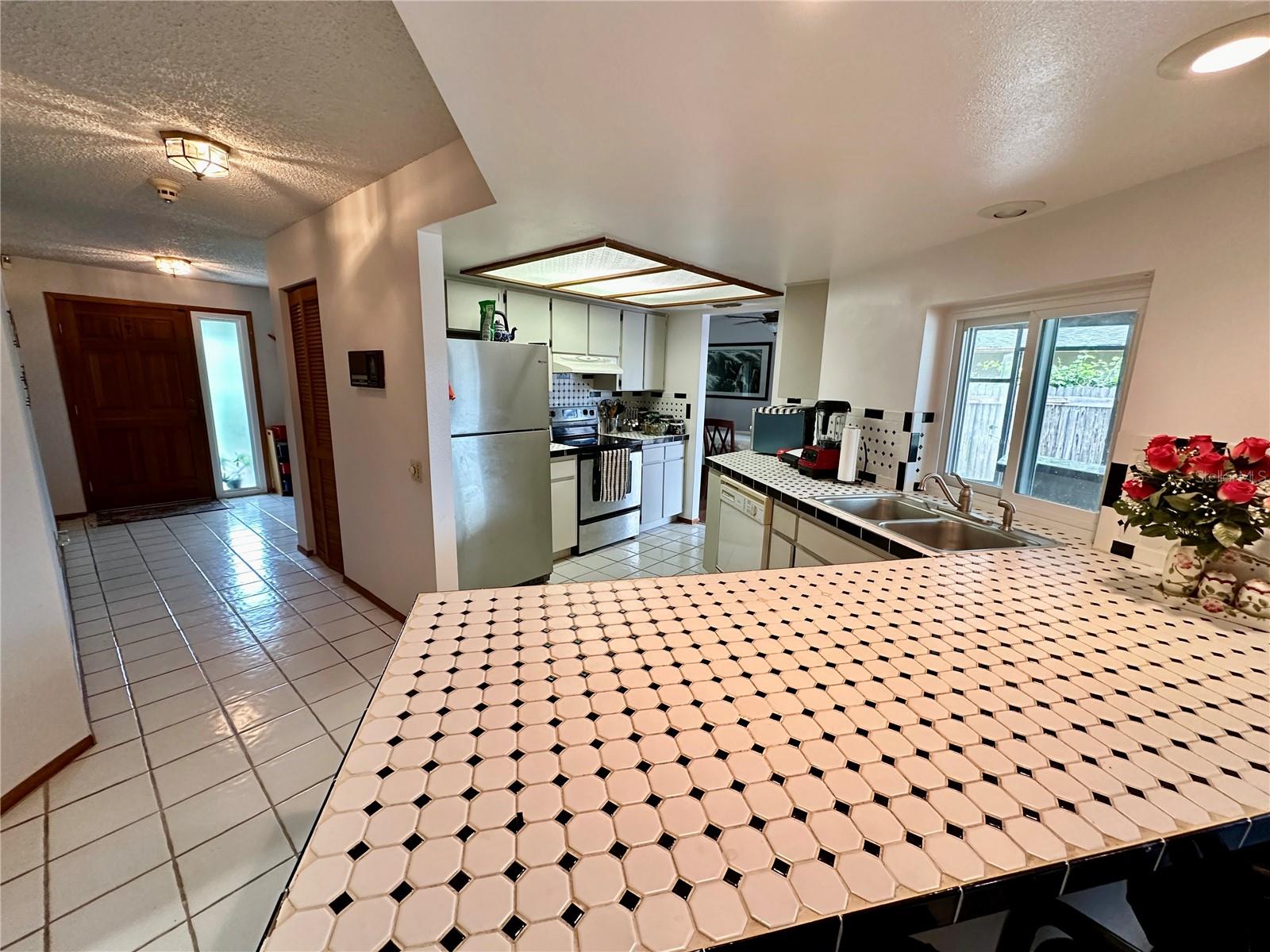 Listing photo id 29 for 1728 Lagoon Circle