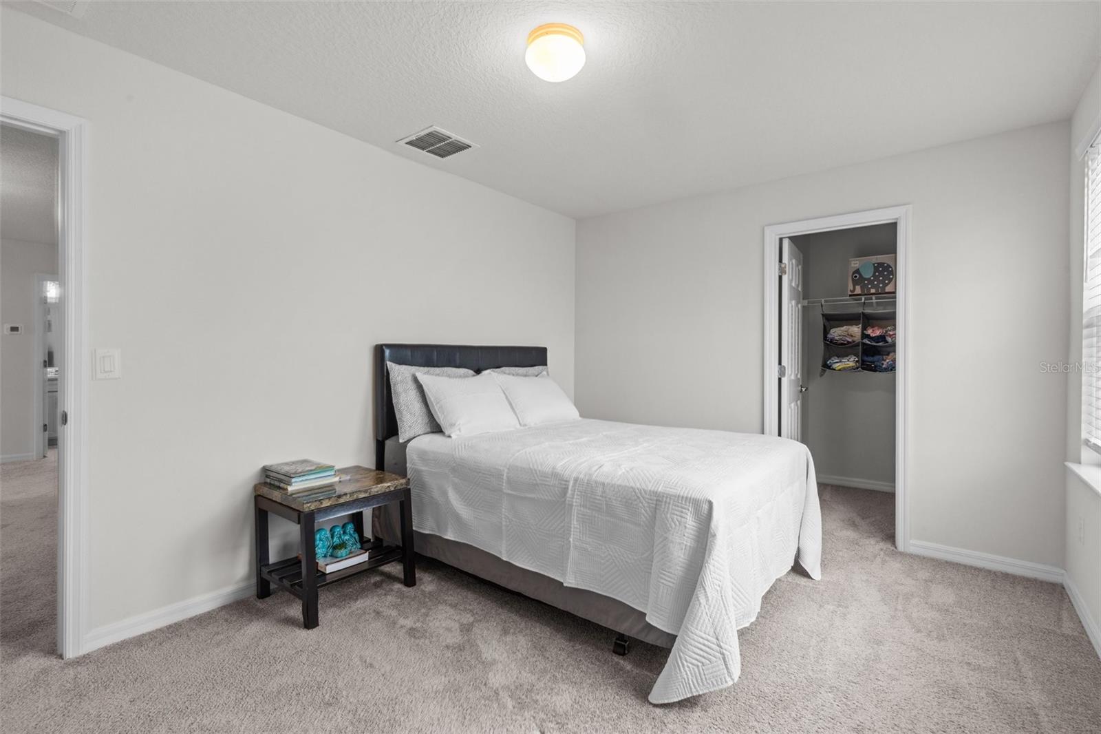 Listing photo id 28 for 4578 Emprise Way