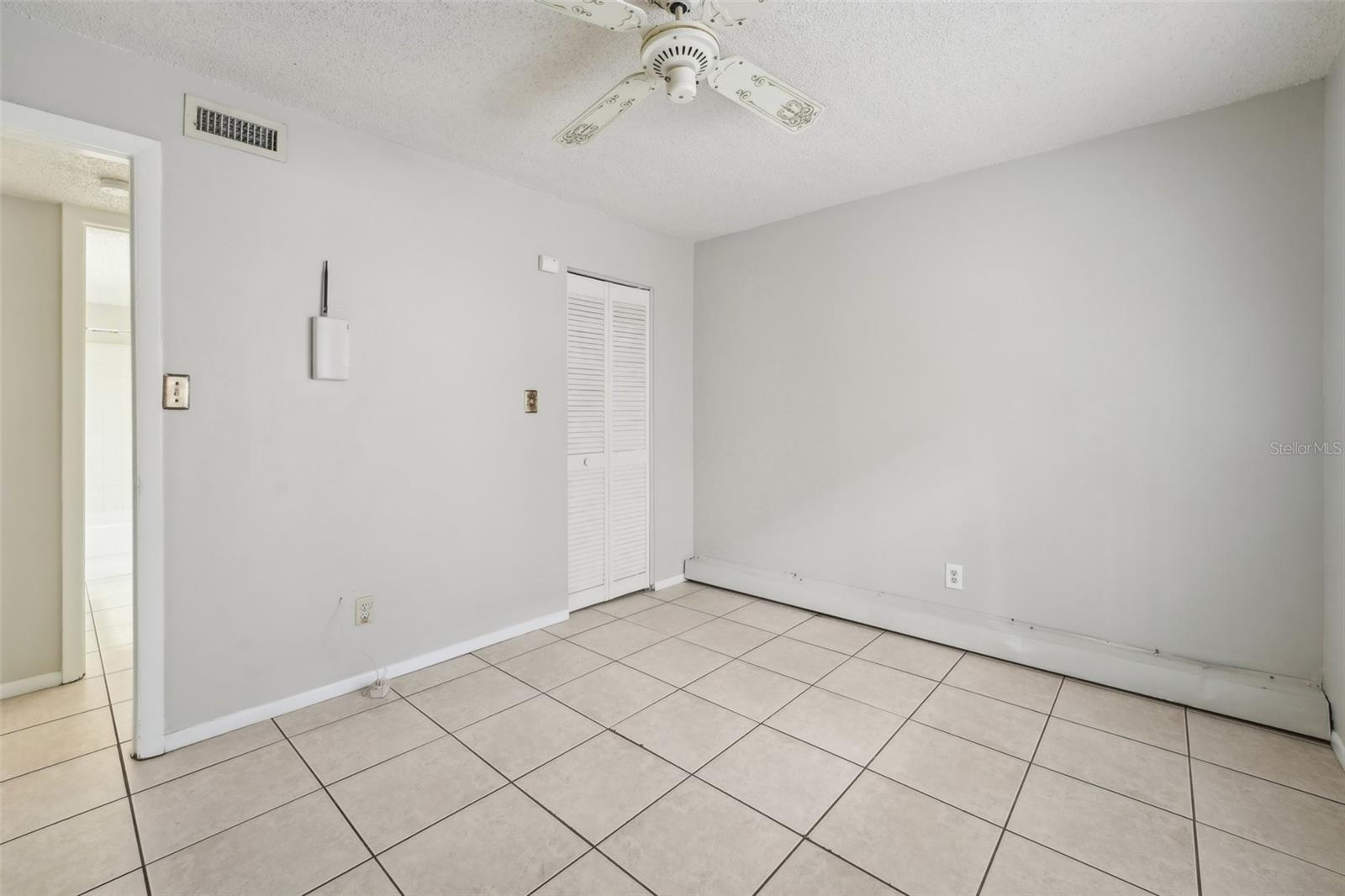 Image 16 of 19 For 5501 Loblolly Court 163b