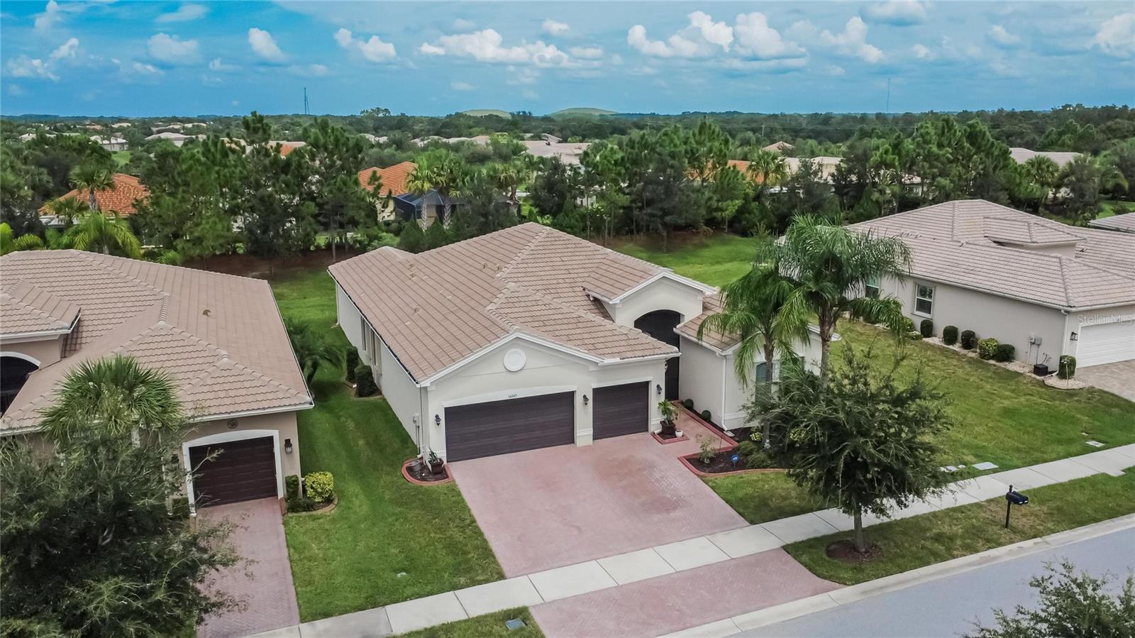 Image 4 of 67 For 16005 Cape Coral Drive