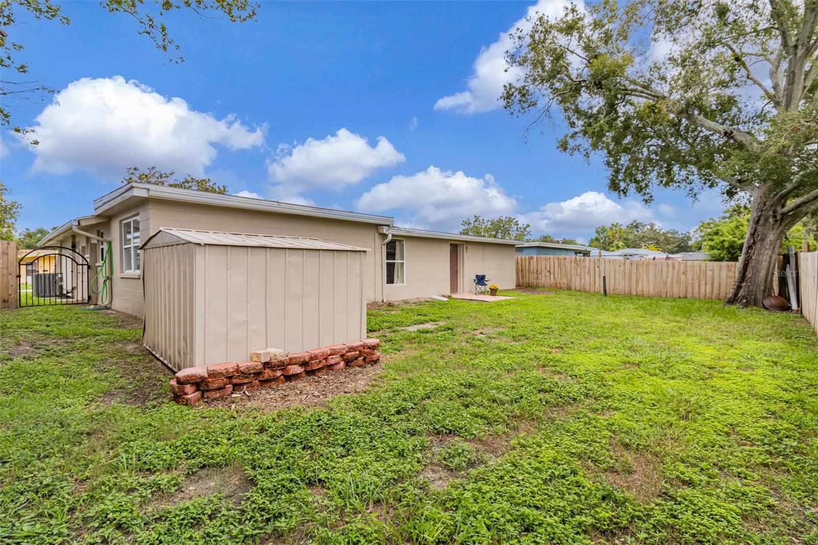 Listing photo id 24 for 7506 Cumber Drive