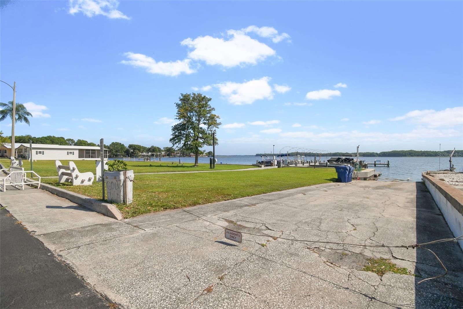 Image 76 of 79 For 263 Lake Tarpon Drive 18