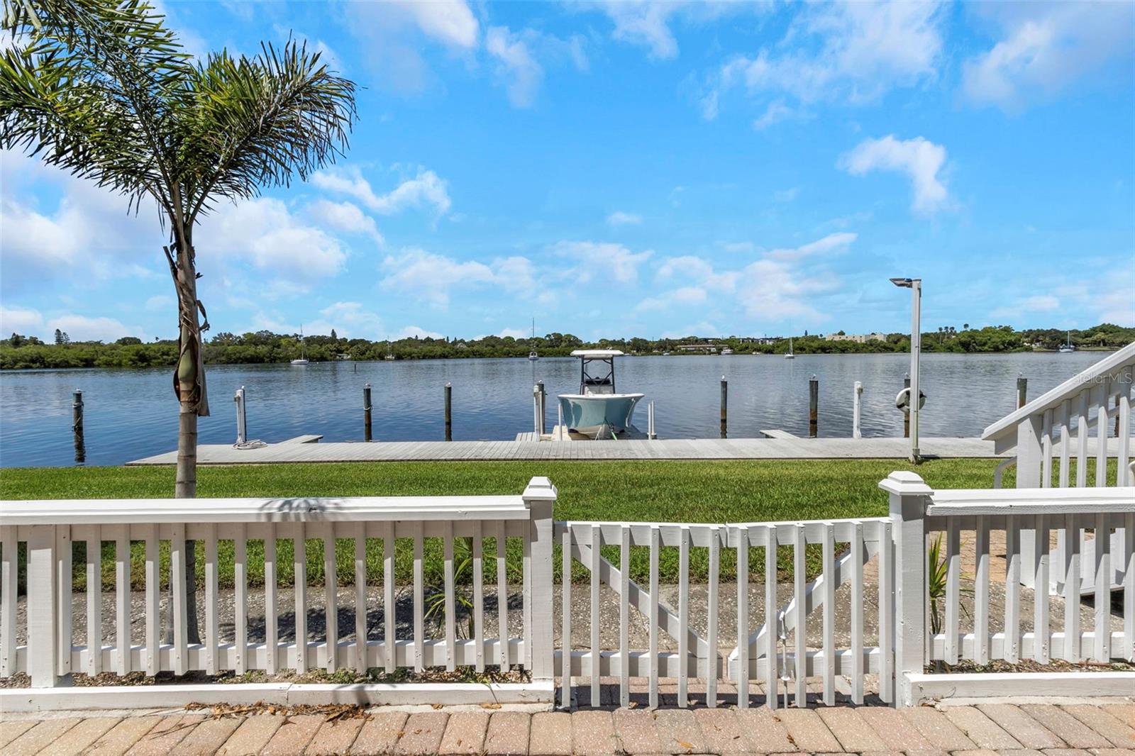 Image 42 of 86 For 105 Pompano Drive Se A