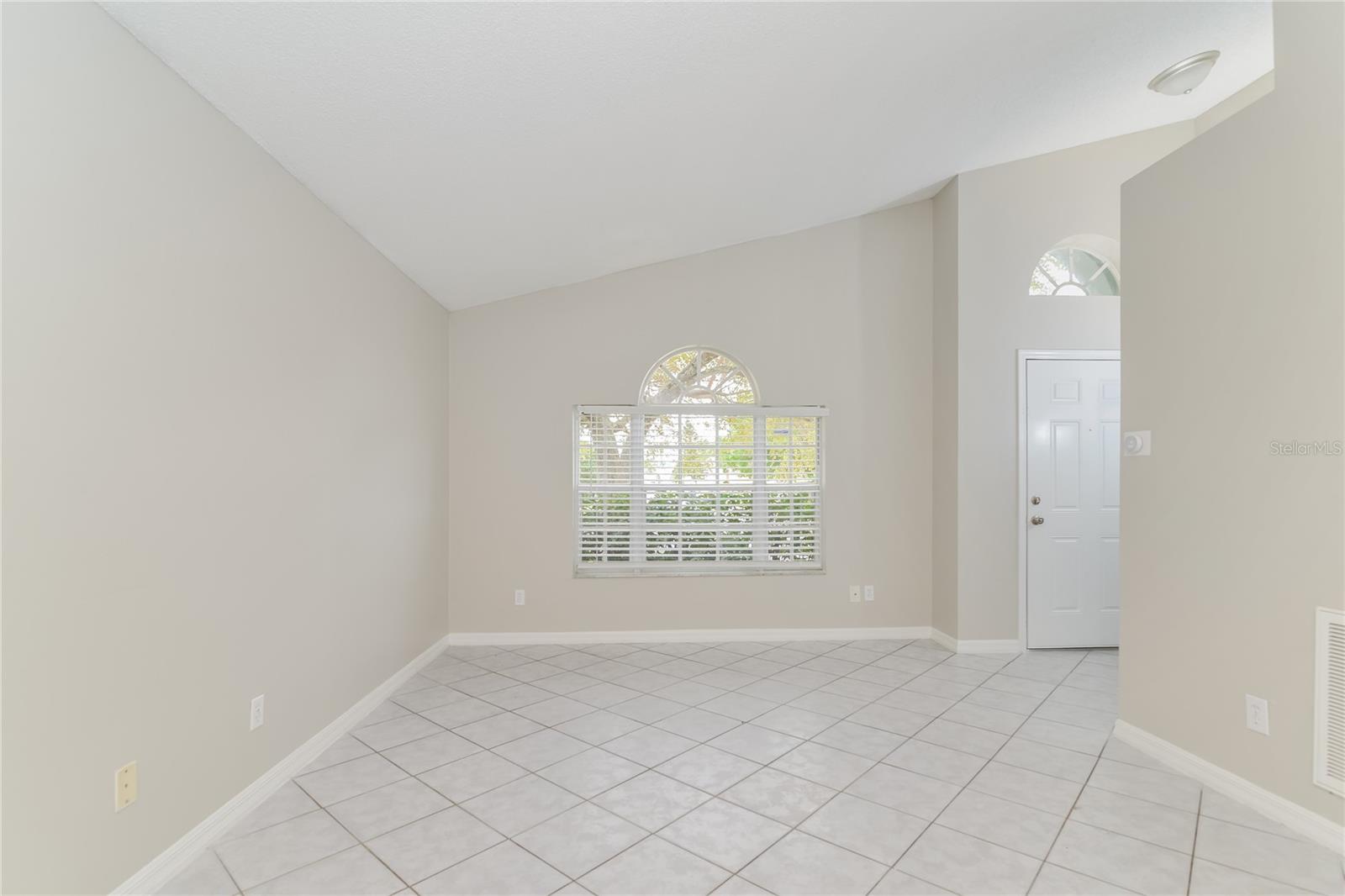 Image 3 of 15 For 12505 Beacontree Way