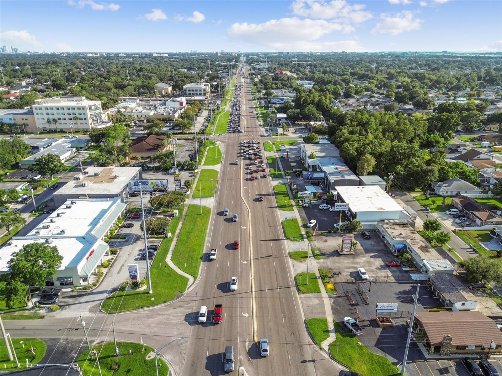 Listing photo id 8 for 3672 Broad Street