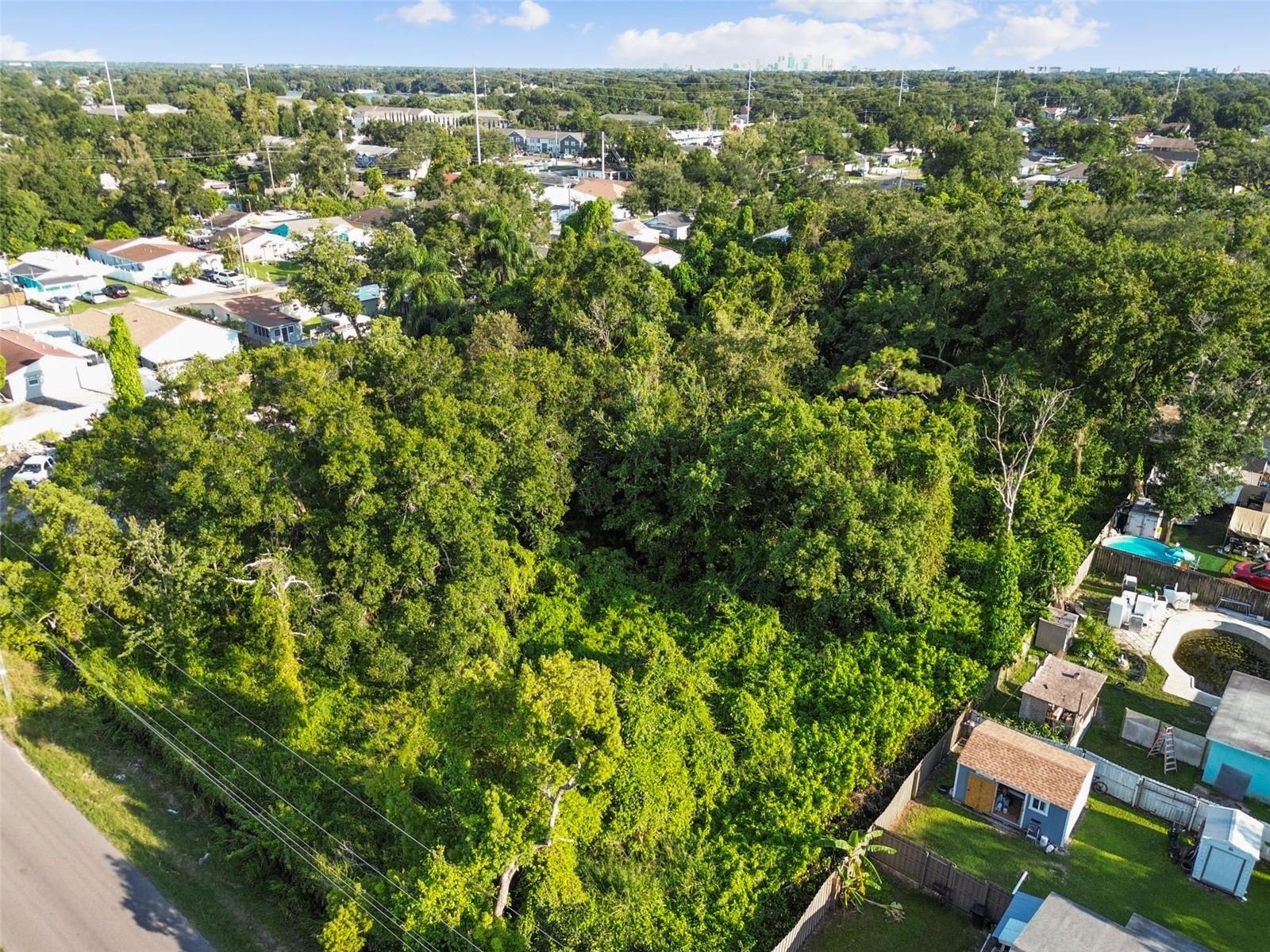 Listing photo id 16 for 3672 Broad Street