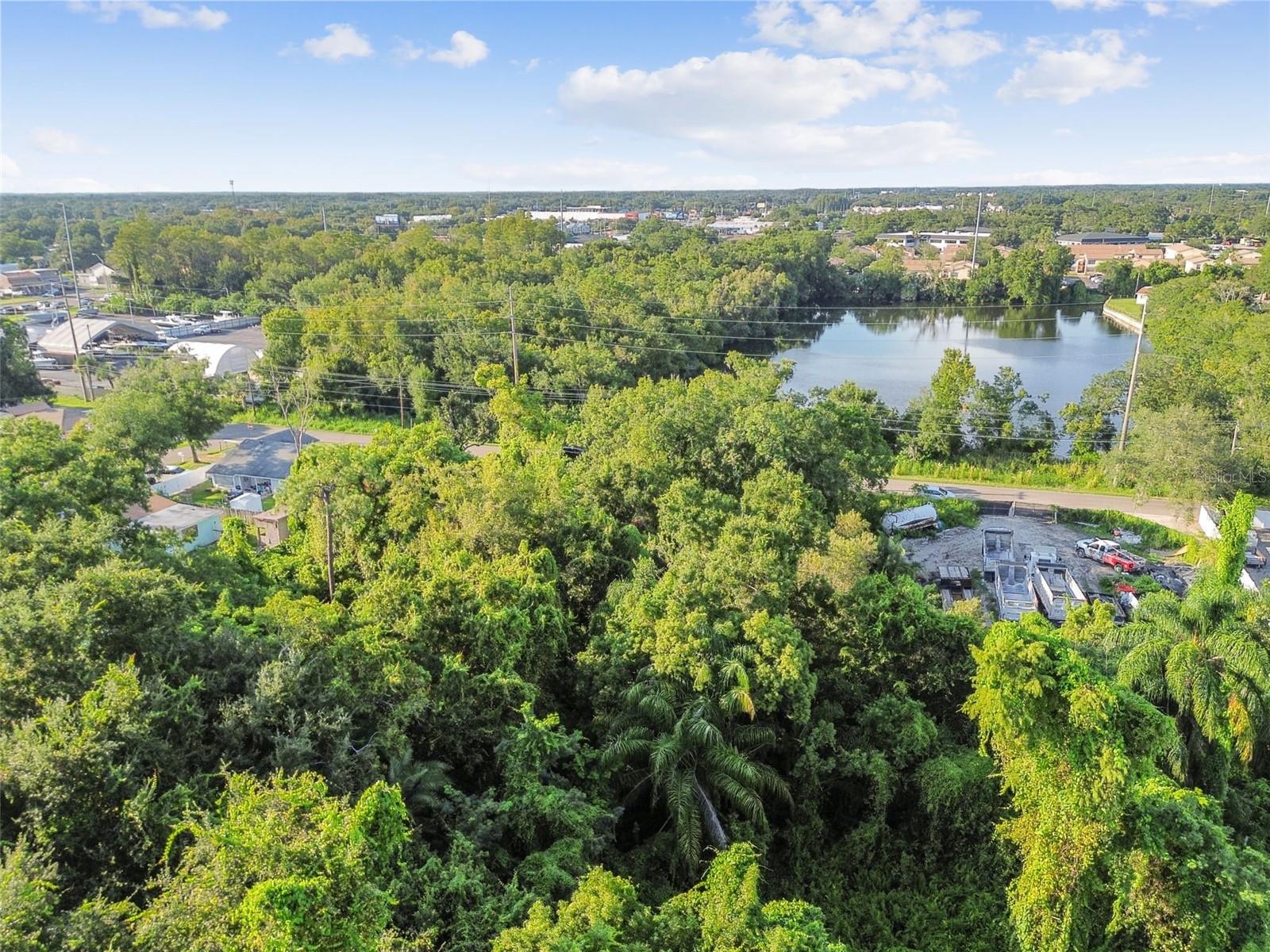 Listing photo id 48 for 3672 Broad Street