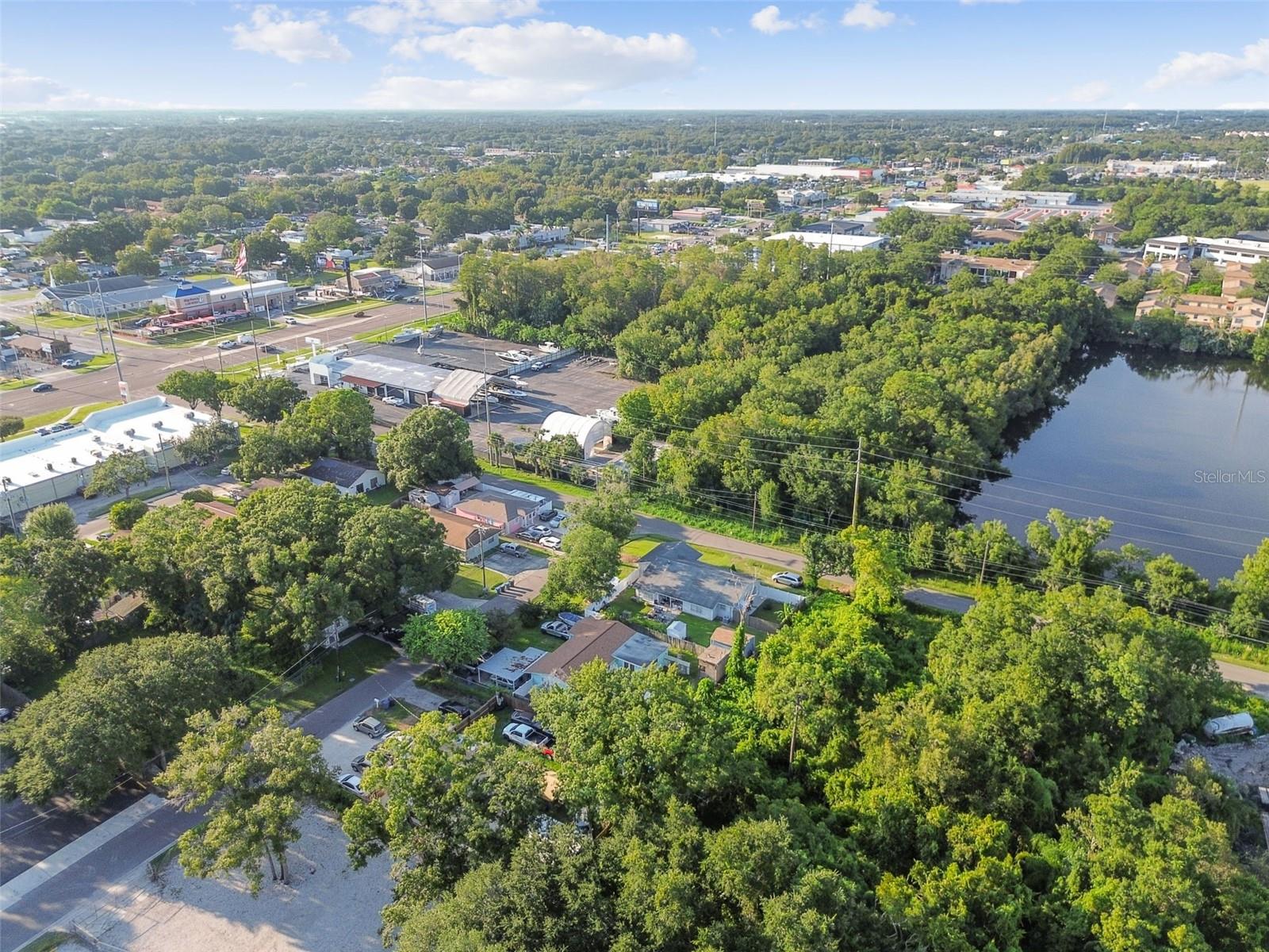 Listing photo id 49 for 3672 Broad Street