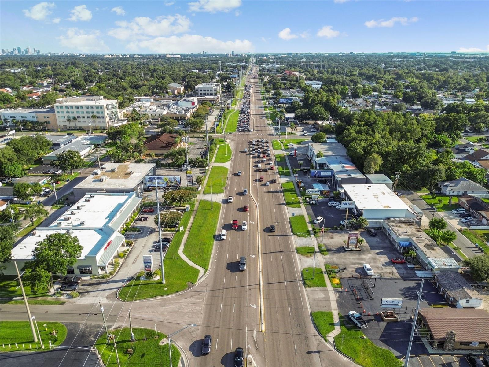 Listing photo id 7 for 3672 Broad Street