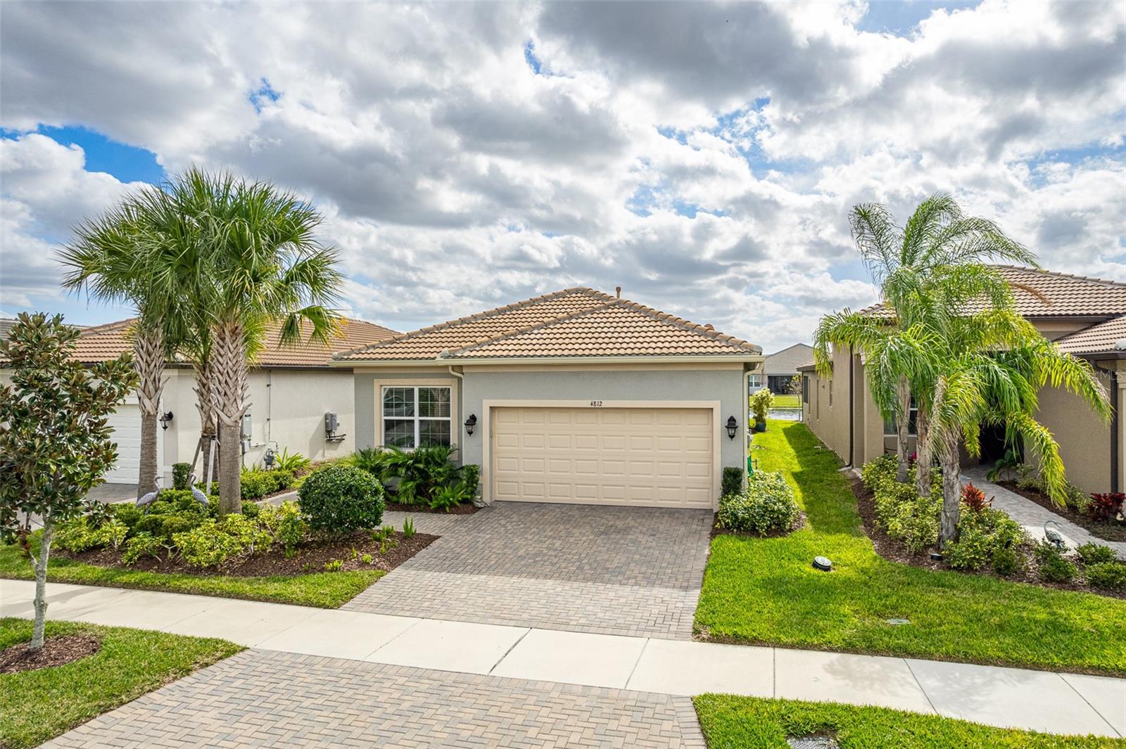 Listing photo id 0 for 4812 Sevilla Shores Drive