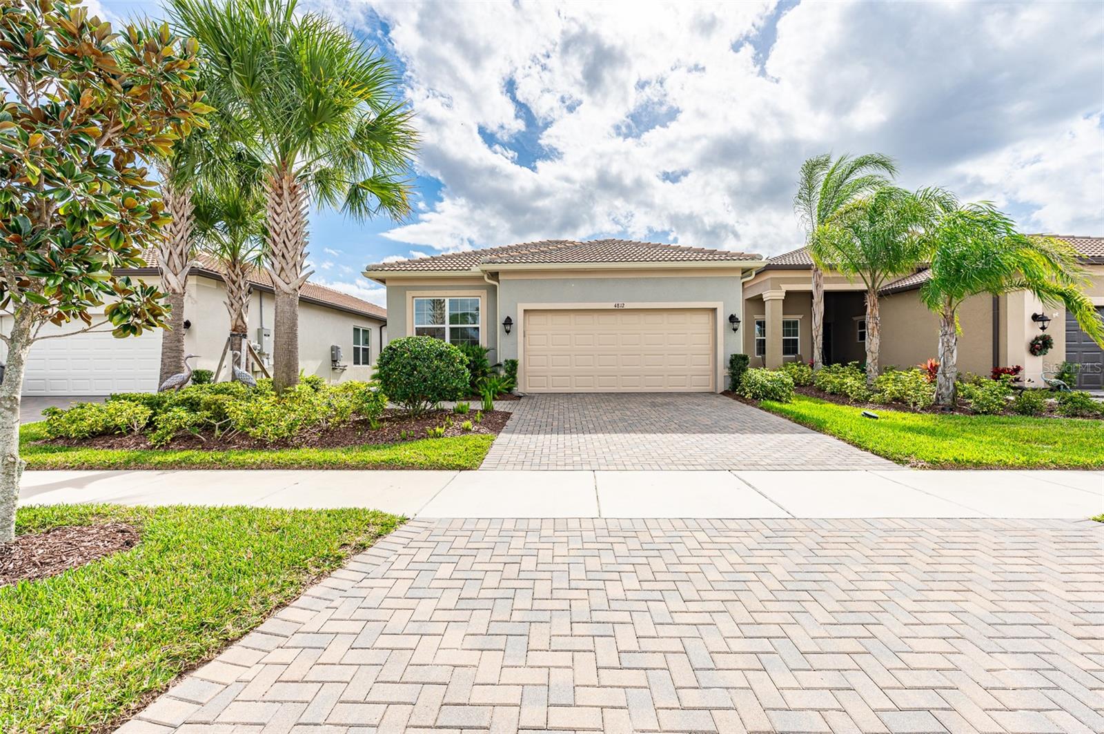 Listing photo id 36 for 4812 Sevilla Shores Drive