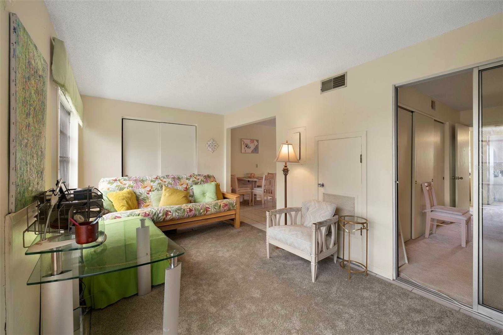 Image 14 of 29 For 2358 Ecuadorian Way 56