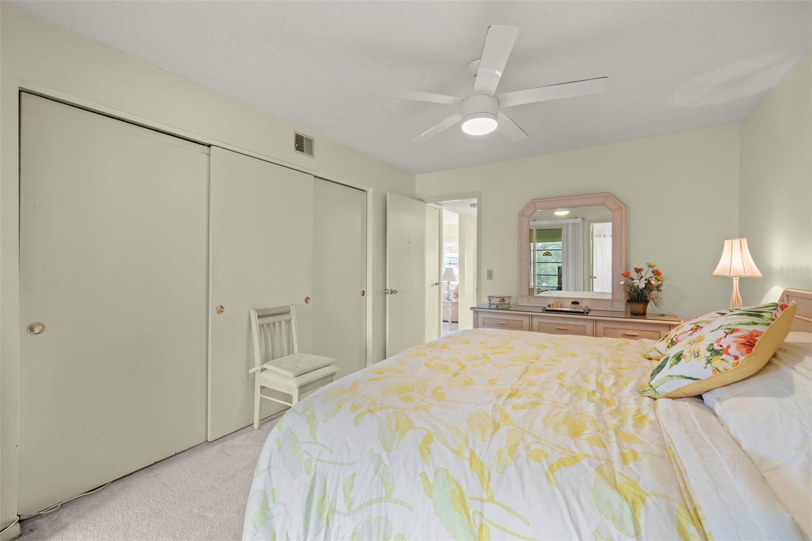 Image 18 of 29 For 2358 Ecuadorian Way 56