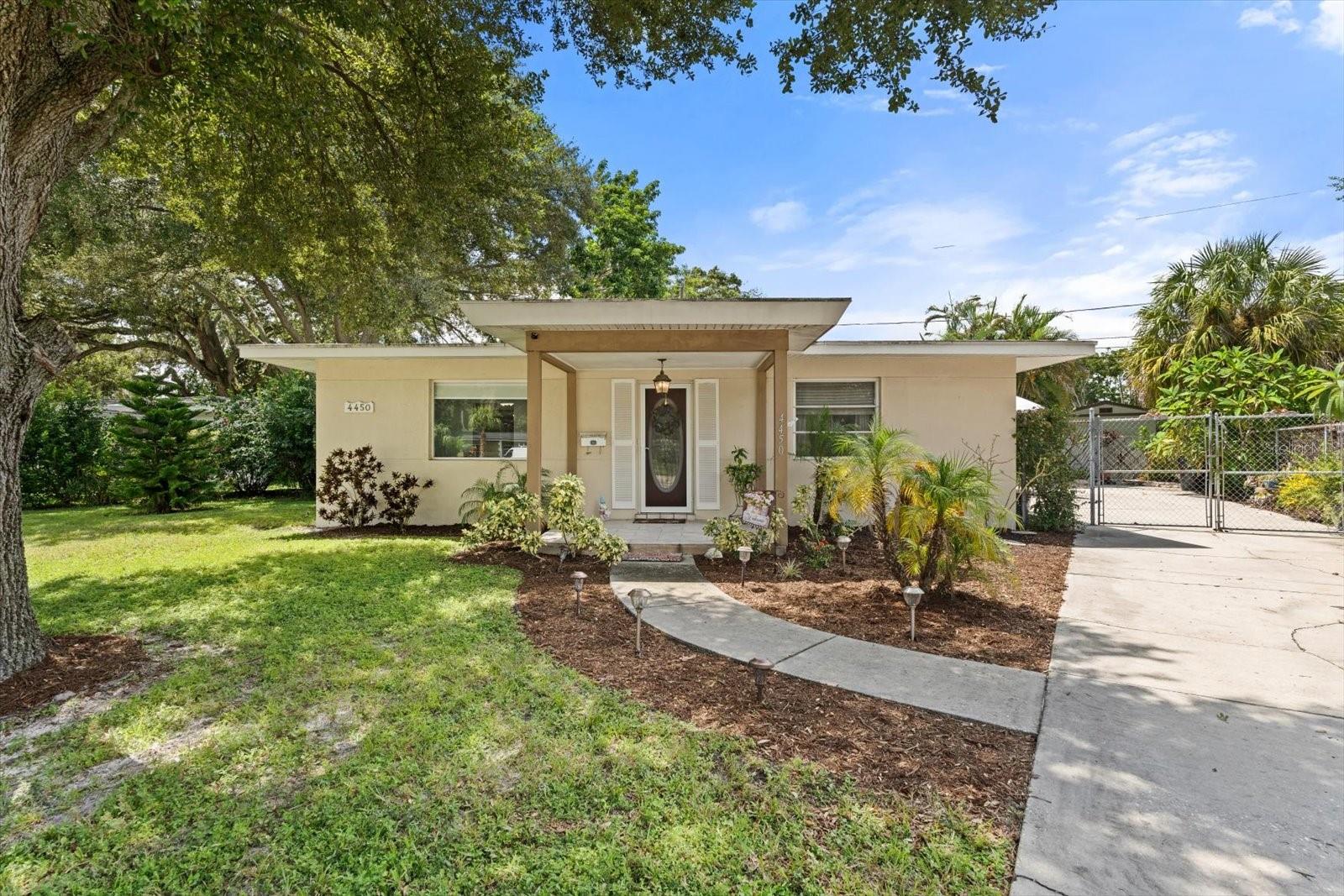 Details for 4450 16th Street N, Saint Petersburg, FL 33703