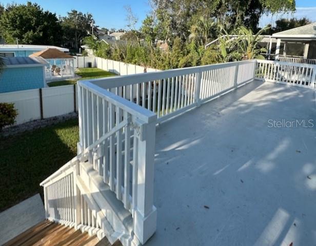 Listing photo id 11 for 512 Oceanview Avenue