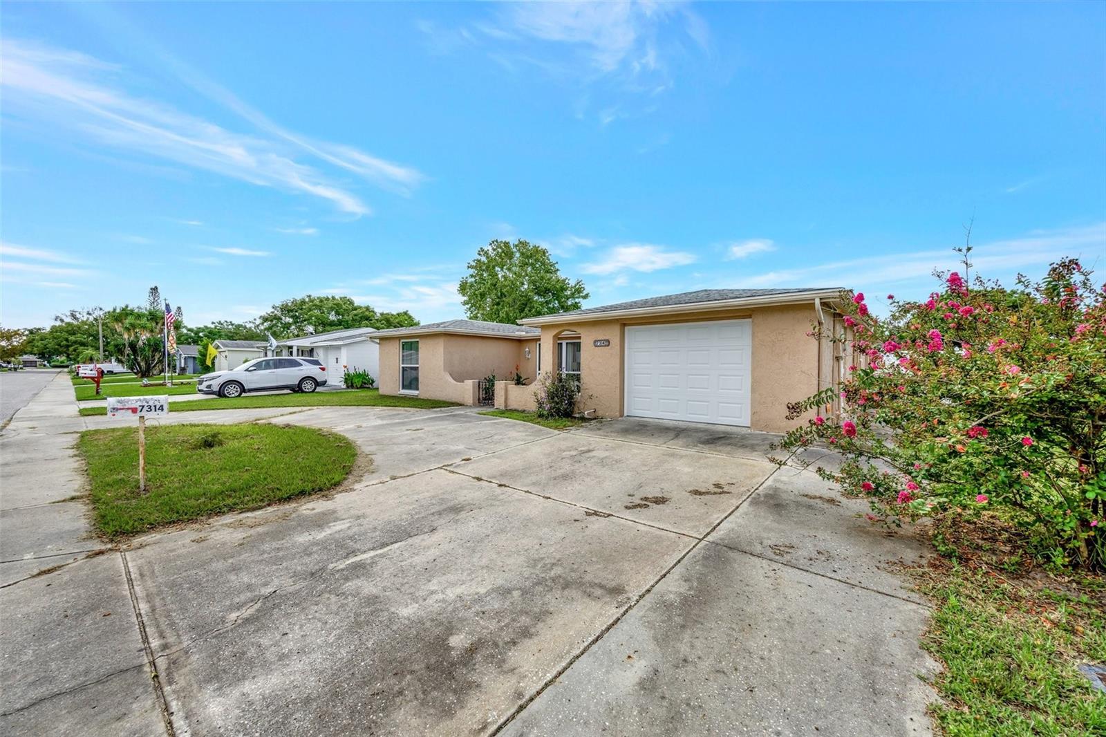 Listing photo id 30 for 7314 Parrot Drive