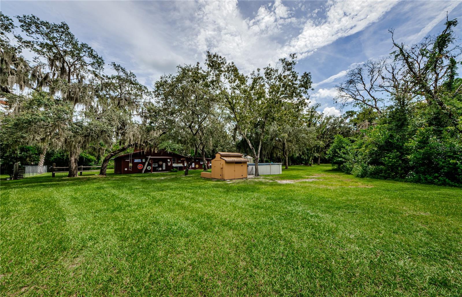 Listing photo id 45 for 10128 Shady Drive