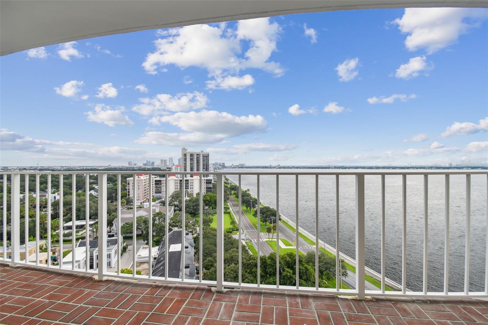 Image 26 of 45 For 2611 Bayshore Boulevard 1606