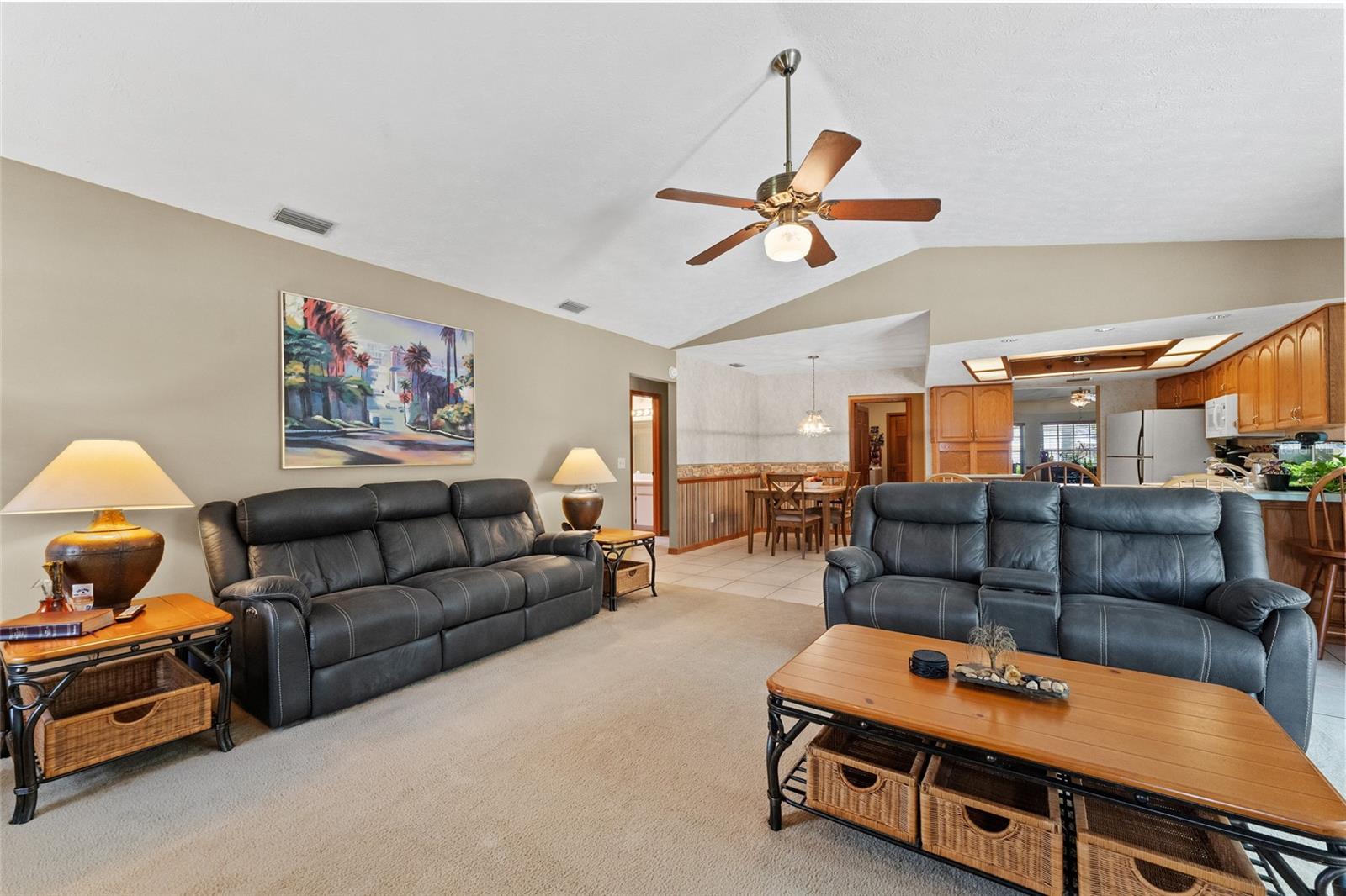 Listing photo id 12 for 3515 Springville Drive