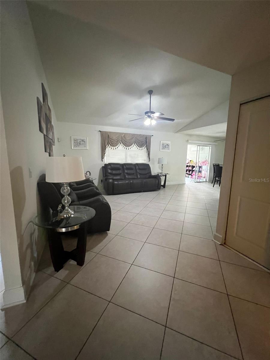 Listing photo id 5 for 1649 Palm Leaf Drive