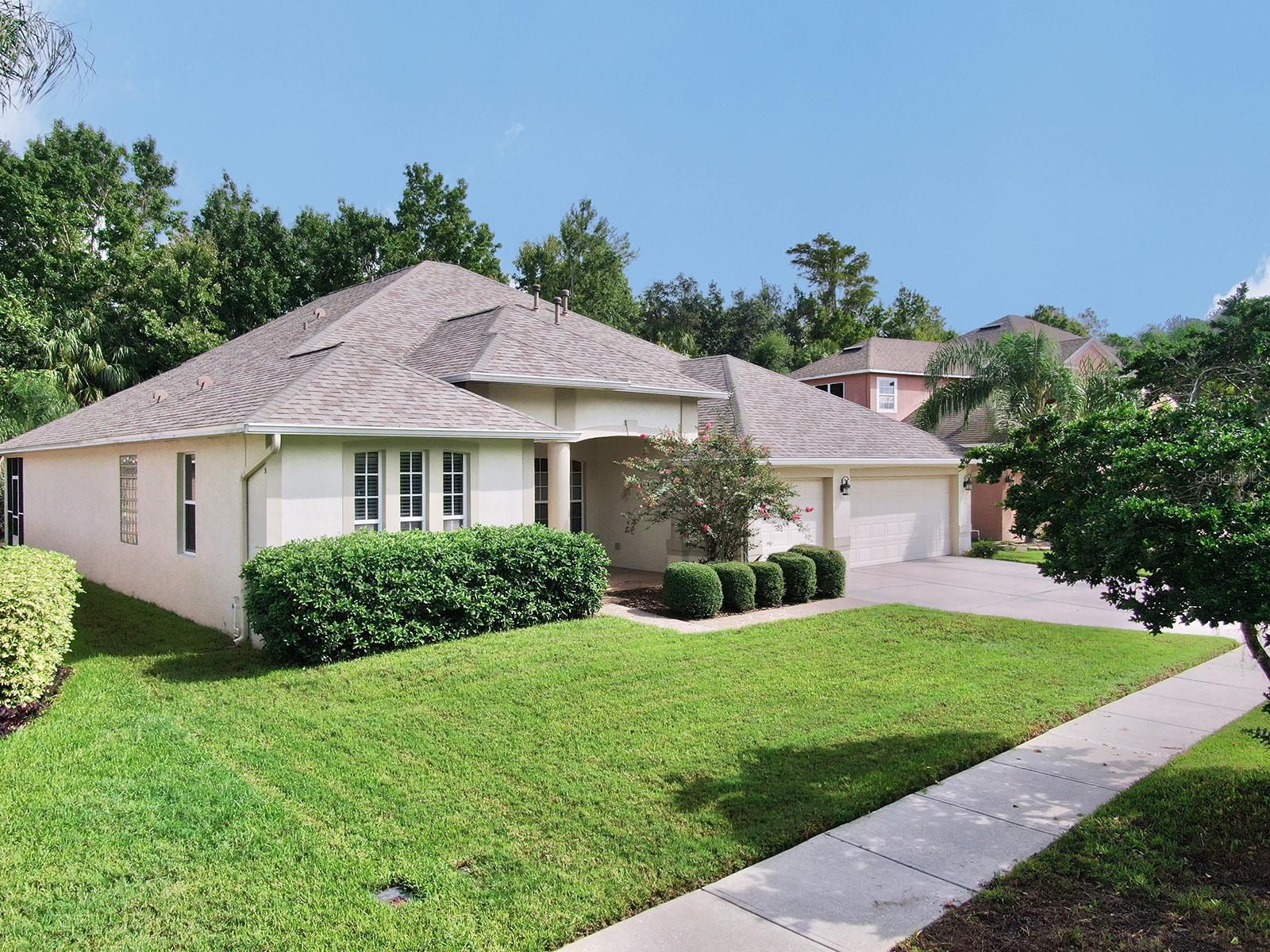 Listing photo id 2 for 27243 Fordham Drive